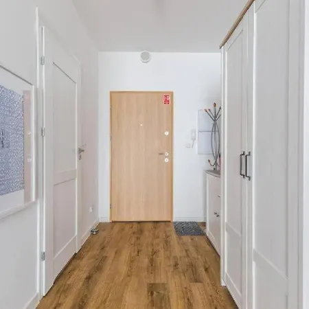 Urban Nest - Wałowa 25c *